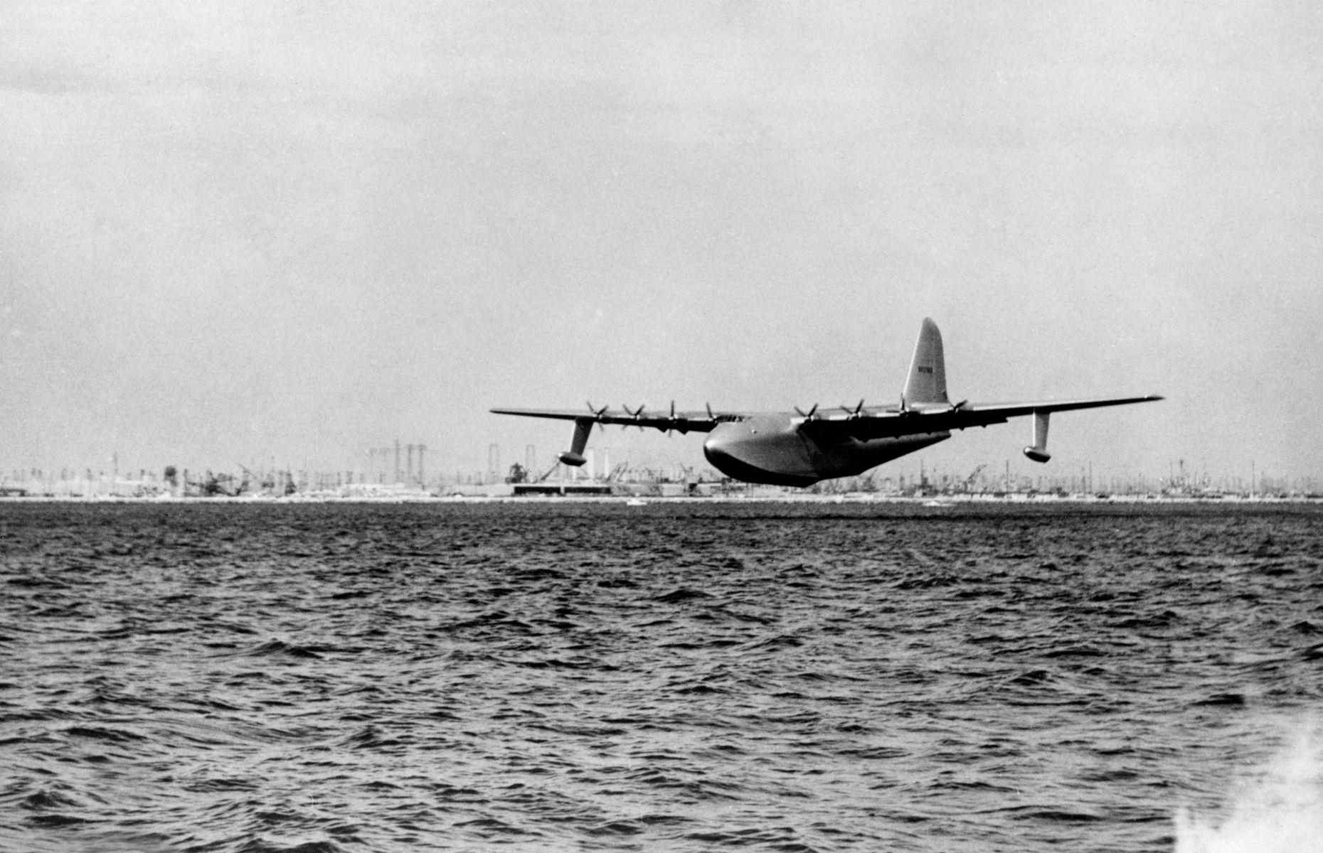 Hughes H-4 Hercules: 320 feet